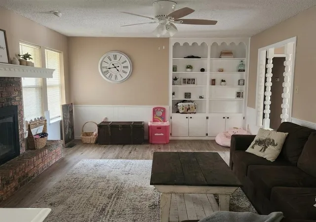 Photo 3 of Single family home for sale at 1509 Jupiter Cir, Edmond, OK 73003 | MLS# 1242678 | Listing updated on 2026-10-07