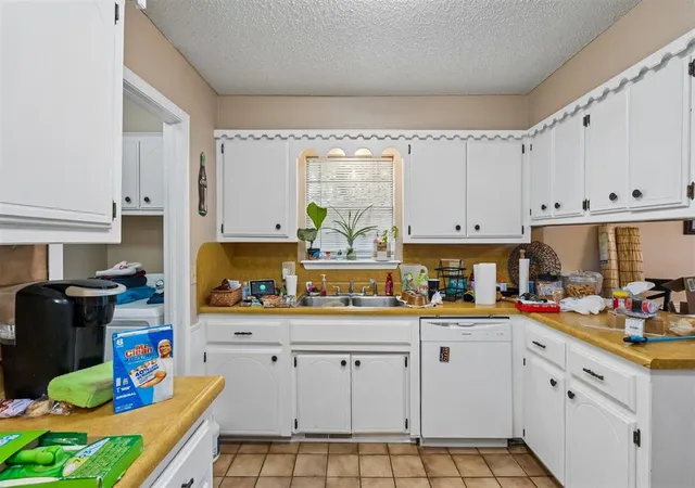 Photo 4 of Single family home for sale at 1509 Jupiter Cir, Edmond, OK 73003 | MLS# 1242678 | Listing updated on 2026-10-07