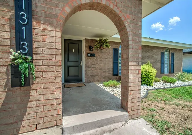 4th image of 1313 Keystone Ln, Norman, OK 73071 | MLS# 1242684
