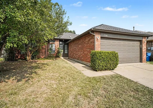 Photo 2 of Single family home for sale at 1208 San Fidel Ln, Edmond, OK 73003 | MLS# 1242689 | Listing updated on 2026-08-06
