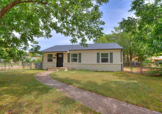 2nd image of 3801 Se 26th St, Oklahoma City, OK 73115 | MLS# 1242695