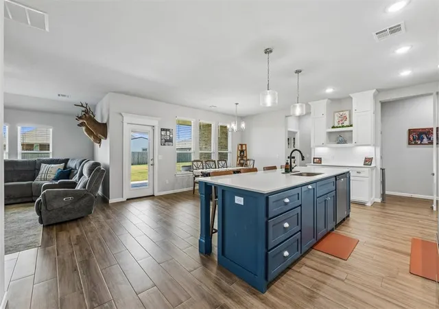 image of 512 Cantebury Dr, Tuttle, OK 73089 | MLS# 1242701