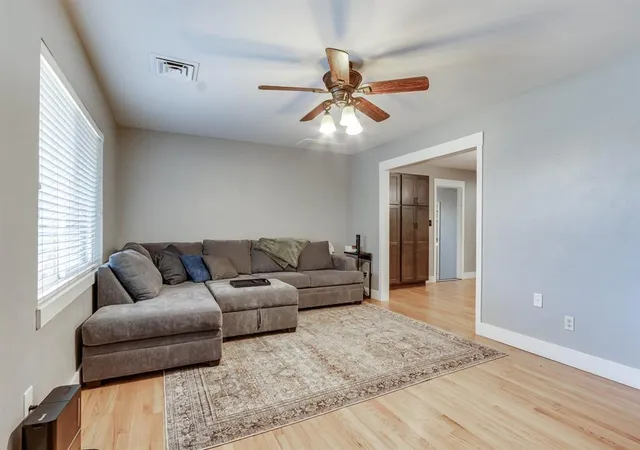 3rd image of 513 S Lakehoma Pl Dr, Mustang, OK 73064 | MLS# 1242717