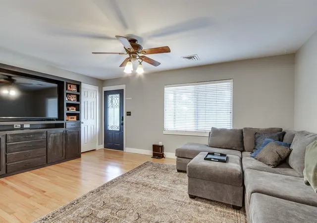 4th image of 513 S Lakehoma Pl Dr, Mustang, OK 73064 | MLS# 1242717