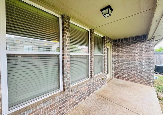 image of 1101 Merlin Dr, Norman, OK 73072