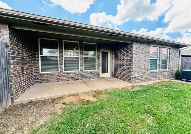 2nd image of 1101 Merlin Dr, Norman, OK 73072