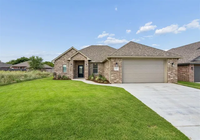3rd image of 209 Nw Pine Ave, Cache, OK 73527 | MLS# 1242730