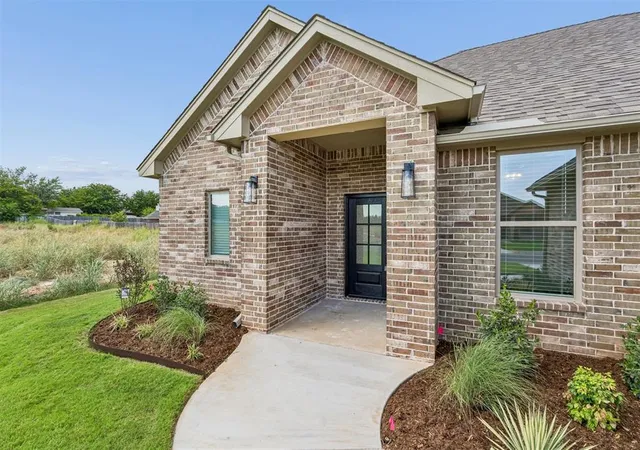5th image of 209 Nw Pine Ave, Cache, OK 73527 | MLS# 1242730