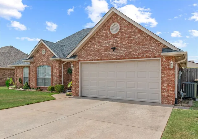 3rd image of 1615 Silver Oak Rd, Blanchard, OK 73010 | MLS# 1242747