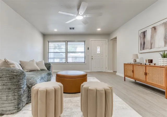 Photo 2 of Sale Pending at 4520 Nw 46th Street, Warr Acres, OK 73122 | MLS# 1242757 | Listing updated on 2026-08-26