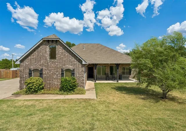 3rd image of 286 Mounds Rd, Harrah, OK 73045 | MLS# 1242759