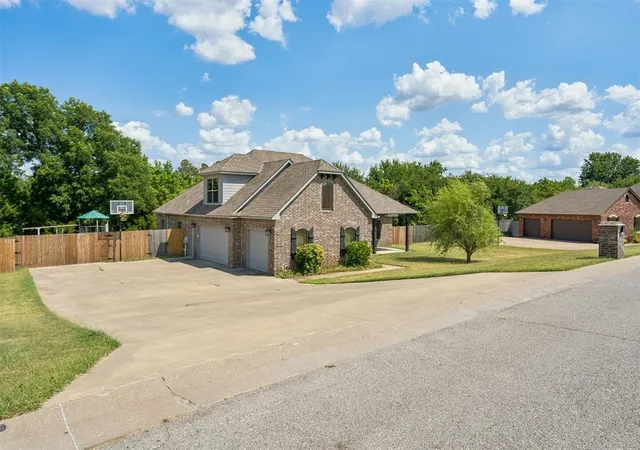 4th image of 286 Mounds Rd, Harrah, OK 73045 | MLS# 1242759