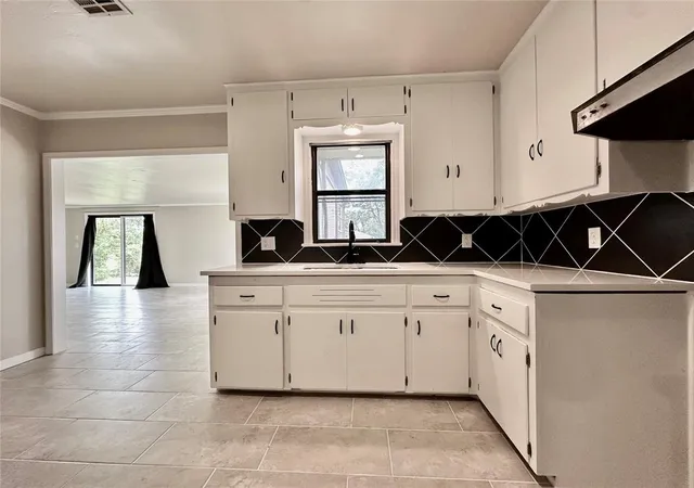 5th image of 2136 Sw 49Th St, Oklahoma City, OK 73119 | MLS# 1242762