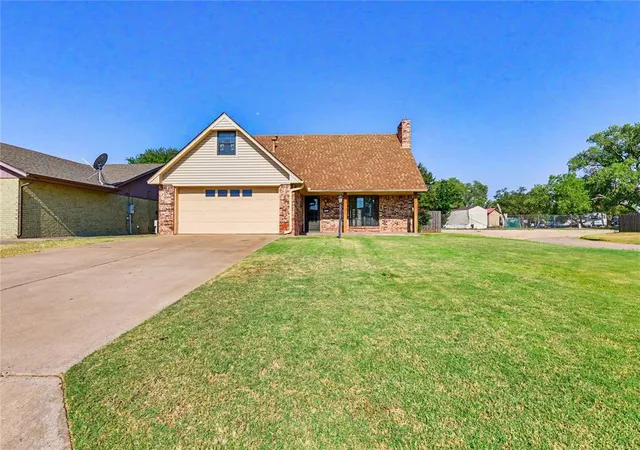 Photo 3 of Single family home for sale at 111 Mockingbird Ln, Elk City, OK 73644 | MLS# 1242765 | Listing updated on 2026-08-05