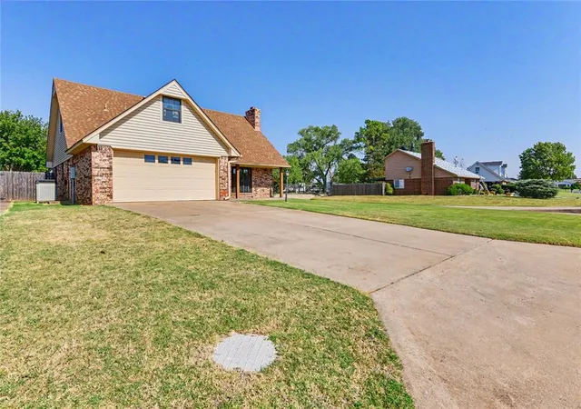 Photo 4 of Single family home for sale at 111 Mockingbird Ln, Elk City, OK 73644 | MLS# 1242765 | Listing updated on 2026-08-05