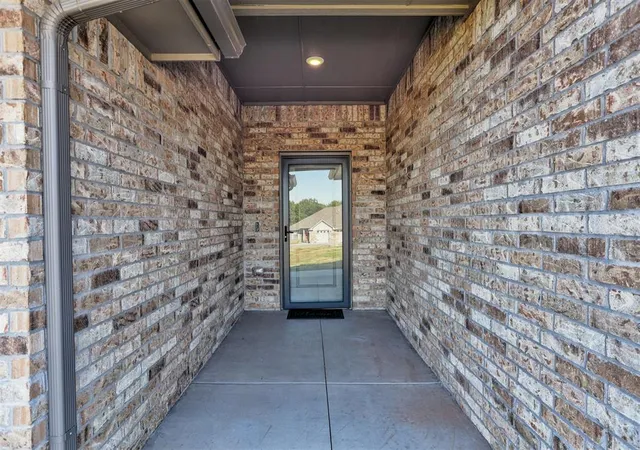 Photo 3 of Sale Pending at 9714 Country Side Ln, Guthrie, OK 73044 | MLS# 1242770 | Listing updated on 2026-09-22