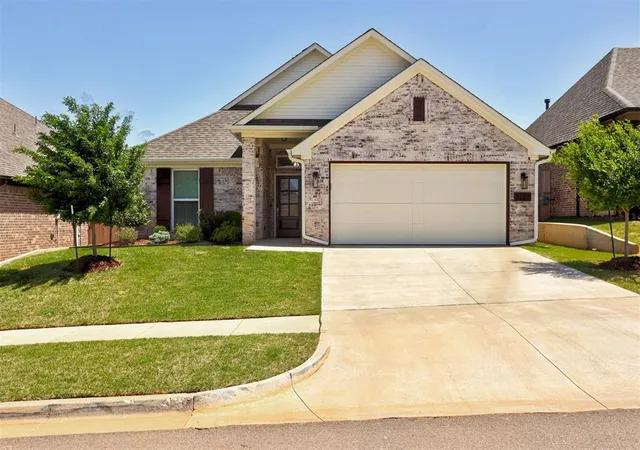 Photo 2 of Single family home for sale at 3727 Hardy Dr, Norman, OK 73069 | MLS# 1242775 | Listing updated on 2026-10-08