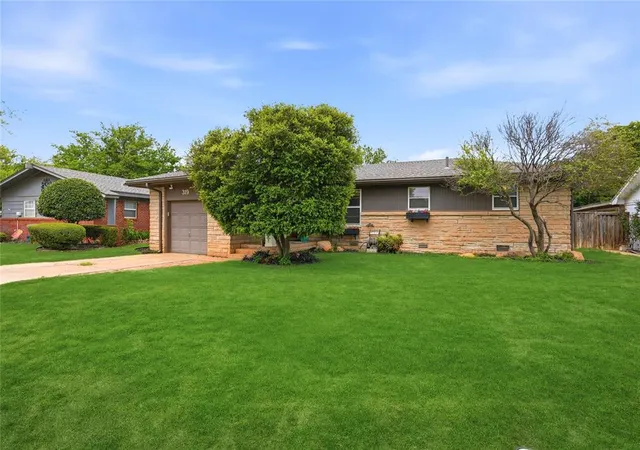 Photo 1 of Single family home for sale at 319 Cameron Dr, Altus, OK 73521 | MLS# 1242785 | Listing updated on 2026-09-08
