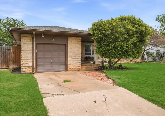 Photo 2 of Single family home for sale at 319 Cameron Dr, Altus, OK 73521 | MLS# 1242785 | Listing updated on 2026-09-08
