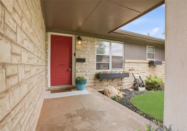 Photo 3 of Single family home for sale at 319 Cameron Dr, Altus, OK 73521 | MLS# 1242785 | Listing updated on 2026-09-08