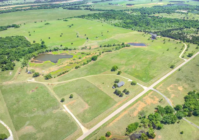 2nd image of 8800 N Coltrane Rd, Guthrie, OK 73044 | MLS# 1242786