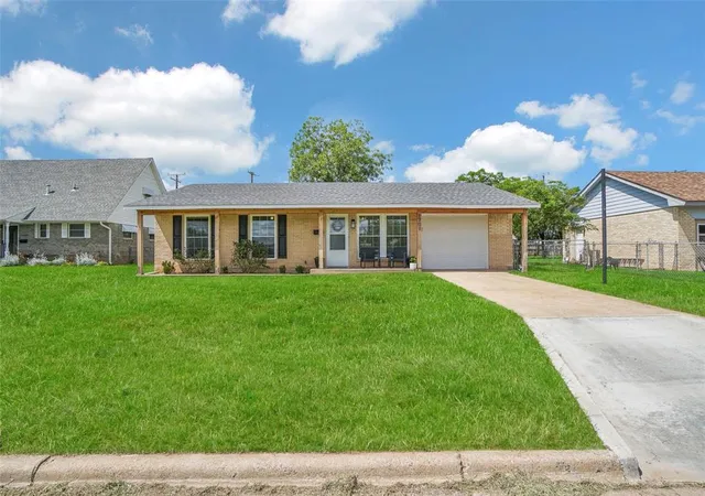 Photo 1 of Sale Pending at 1701 Monroe St, Altus, OK 73521 | MLS# 1242788 | Listing updated on 2026-08-27
