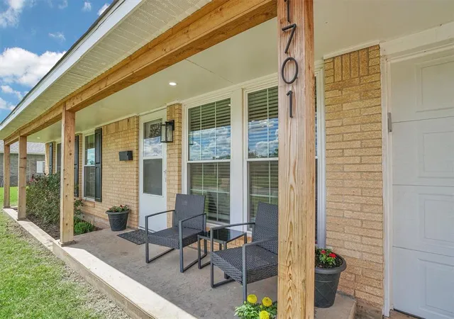 Photo 2 of Sale Pending at 1701 Monroe St, Altus, OK 73521 | MLS# 1242788 | Listing updated on 2026-08-27