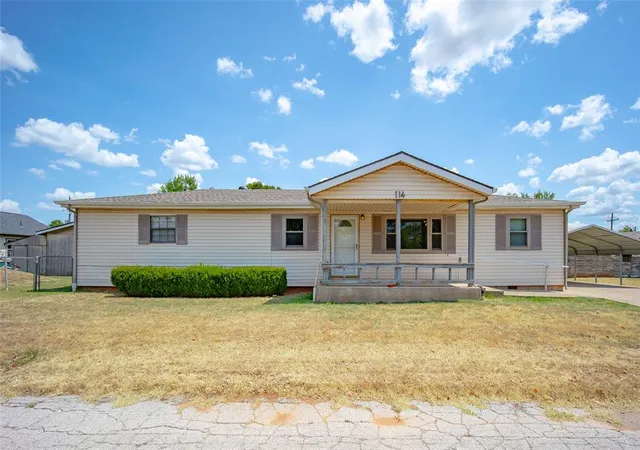1st image of 714 N Jefferson Ave, Blanchard, OK 73010 | MLS# 1242794