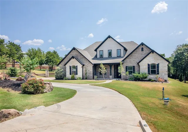 2nd image of 12680 Arbor Meadows Ln, Oklahoma City, OK 73165 | MLS# 1242795