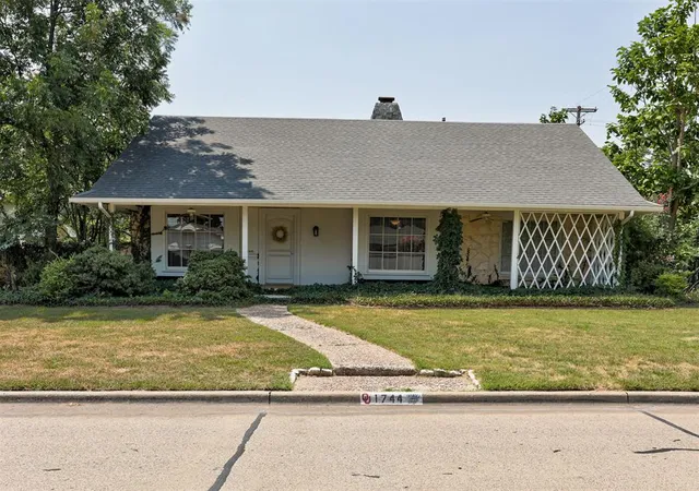 1st image of 1744 Westbrooke Ter, Norman, OK 73072 | MLS# 1242804