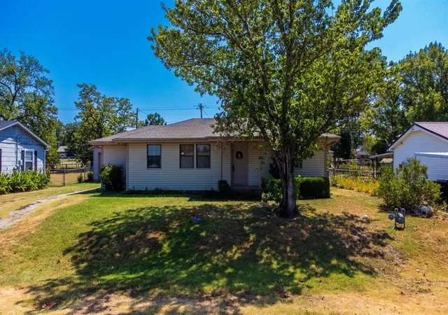 44th image of 912 Birch St, Wellston, OK 74881 | MLS# 1242810