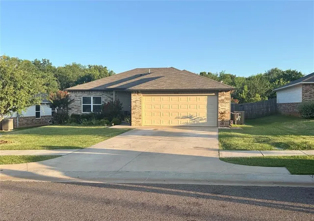 1st image of 906 River Run Dr, Noble, OK 73068 | MLS# 1242820