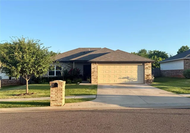 3rd image of 906 River Run Dr, Noble, OK 73068 | MLS# 1242820