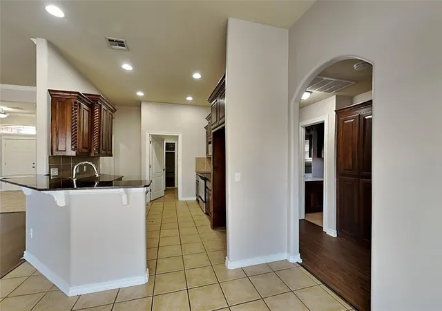 5th image of 13812 Teagen Ln, Yukon, OK 73099 | MLS# 1242828