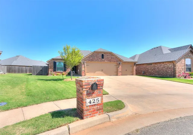 Photo 2 of Single family home for sale at 425 Sw 170th Terrace, Oklahoma City, OK 73170 | MLS# 1242829 | Listing updated on 2026-09-17