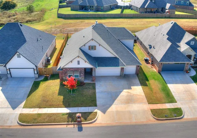 2nd image of 3420 Nw 186th St, Edmond, OK 73012 | MLS# 1242830