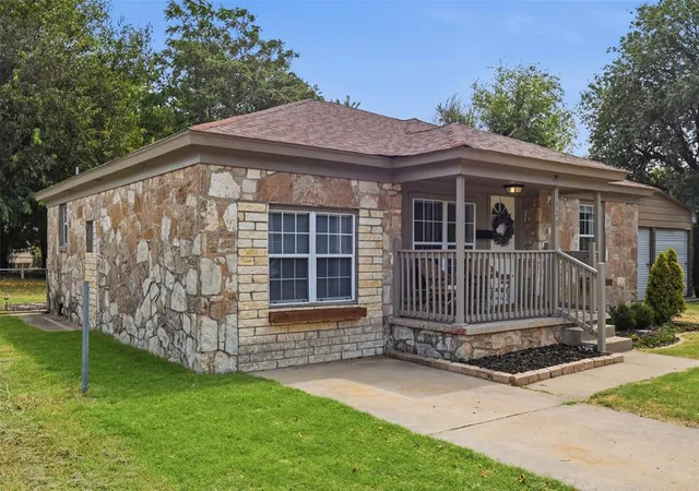 Photo 2 of Sale Pending at 1420 S Daugherty Ave, Oklahoma City, OK 73108 | MLS# 1242832 | Listing updated on 2026-08-19