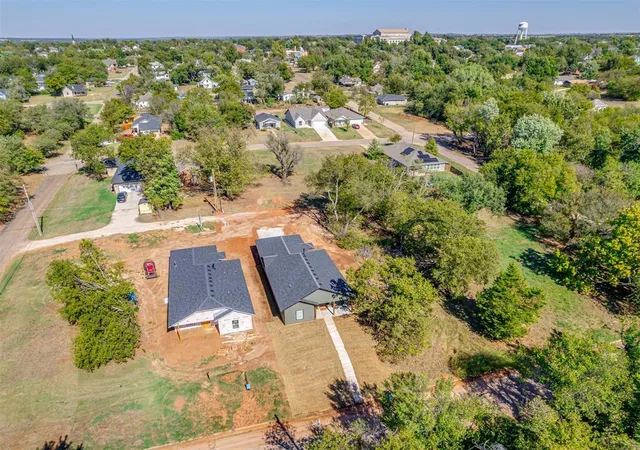 Photo 2 of Single family home for sale at 706 E Lincoln Ave, Guthrie, OK 73044 | MLS# 1242842 | Listing updated on 2026-08-06