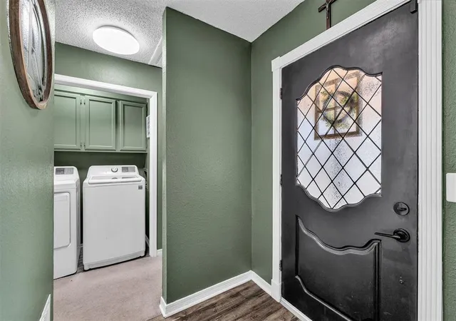 Photo 3 of Townhouse for sale at 6421 Lyrewood Ter, Oklahoma City, OK 73132 | MLS# 1242847 | Listing updated on 2026-09-01
