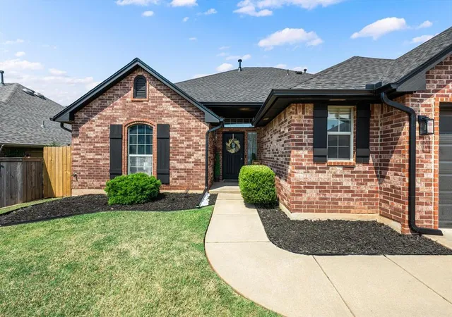 Photo 2 of Sale Pending at 17025 Woodvine Dr, Edmond, OK 73012 | MLS# 1242852 | Listing updated on 2026-08-26