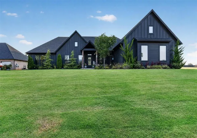 1st image of 53 N Oaks Rd, Harrah, OK 73045 | MLS# 1242877
