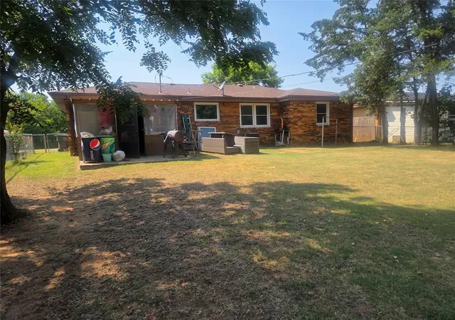 25th image of 1728 S Walnut St, Pauls Valley, OK 73075 | MLS# 1242878