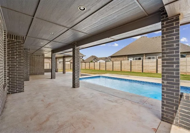 4th image of 5700 Copper Stone Ct, Mustang, OK 73064 | MLS# 1242879
