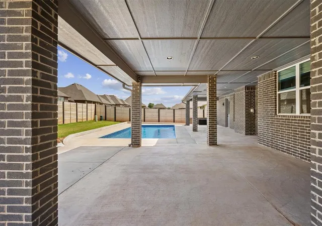 5th image of 5700 Copper Stone Ct, Mustang, OK 73064 | MLS# 1242879