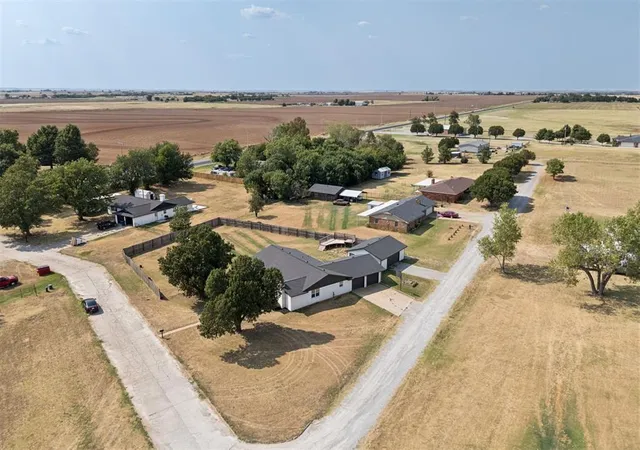 5th image of 1948 County St 2826, Chickasha, OK 73018 | MLS# 1242882