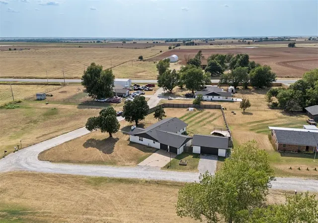 3rd image of 1948 County St 2826, Chickasha, OK 73018 | MLS# 1242882
