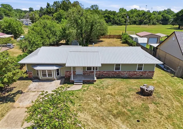 4th image of 3244 Cox St, Choctaw, OK 73020 | MLS# 1242886