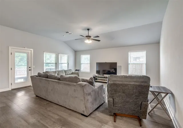 4th image of 15508 Rosedown Dr, Oklahoma City, OK 73170 | MLS# 1242888