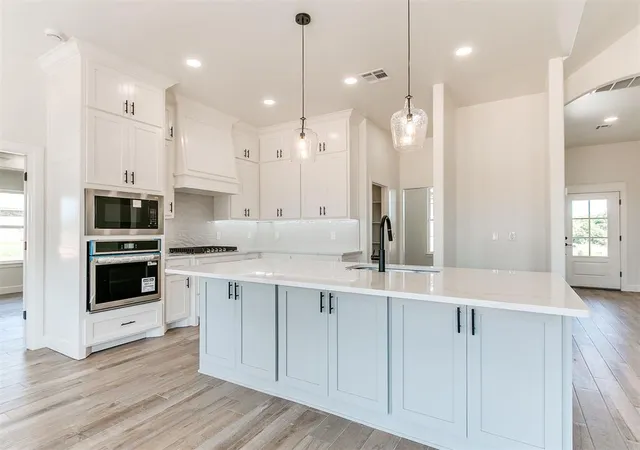 Photo 3 of Sale Pending at 4433 Raymond Ln, Guthrie, OK 73044 | MLS# 1242892 | Listing updated on 2026-09-04