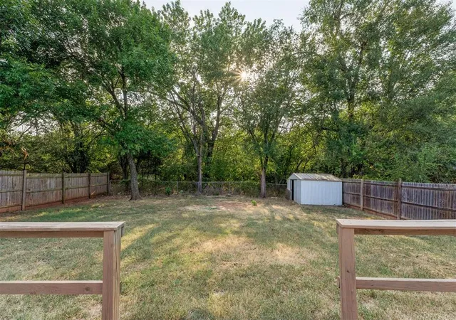 37th image of 1017 Pinebrook Dr, Guthrie, OK 73044 | MLS# 1242896